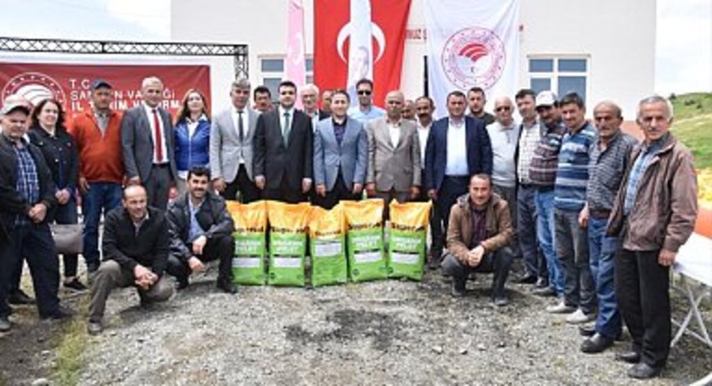 Yakakentli Çiftçilere 30 Ton Organik Gübre Dağıtıldı