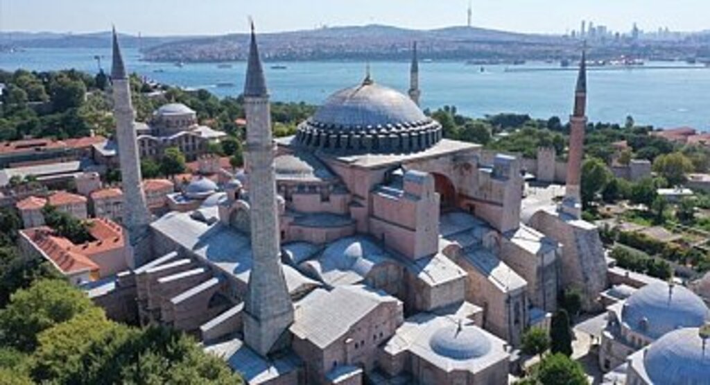 Ayasofya Camii 3 yıl önce ibadete açıldı 3 yılda 21 milyon ziyaretçi ağırladı
