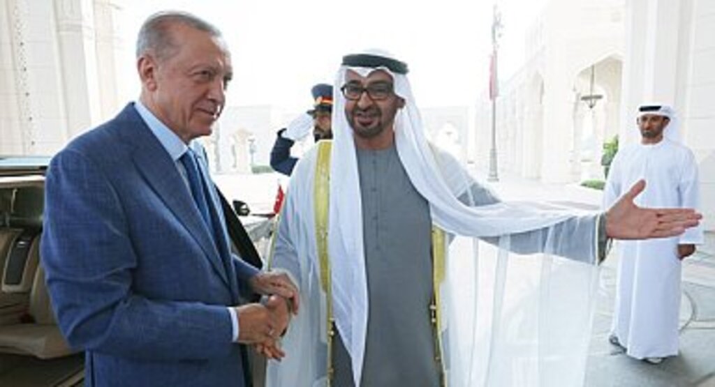 Cumhurbaşkanı Erdoğan BAE'de resmi törenle karşılandı
