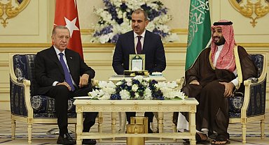 Cumhurbaşkanı Erdoğan, Suudi Arabistan’da resmî törenle karşılandı