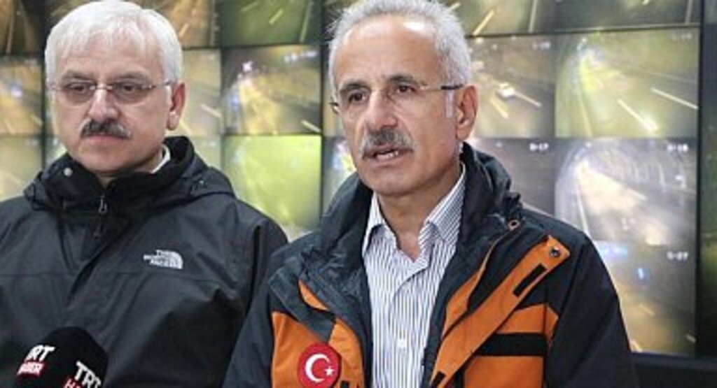 Karadeniz'de su baskınları hayatı olumsuz etkiledi: Dereler taştı, yollar kapandı