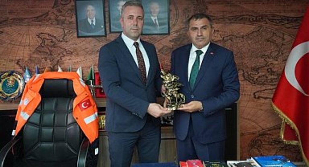 Başkan Mucur'dan Samsun ülkü Ocakları'na Destek Ziyareti