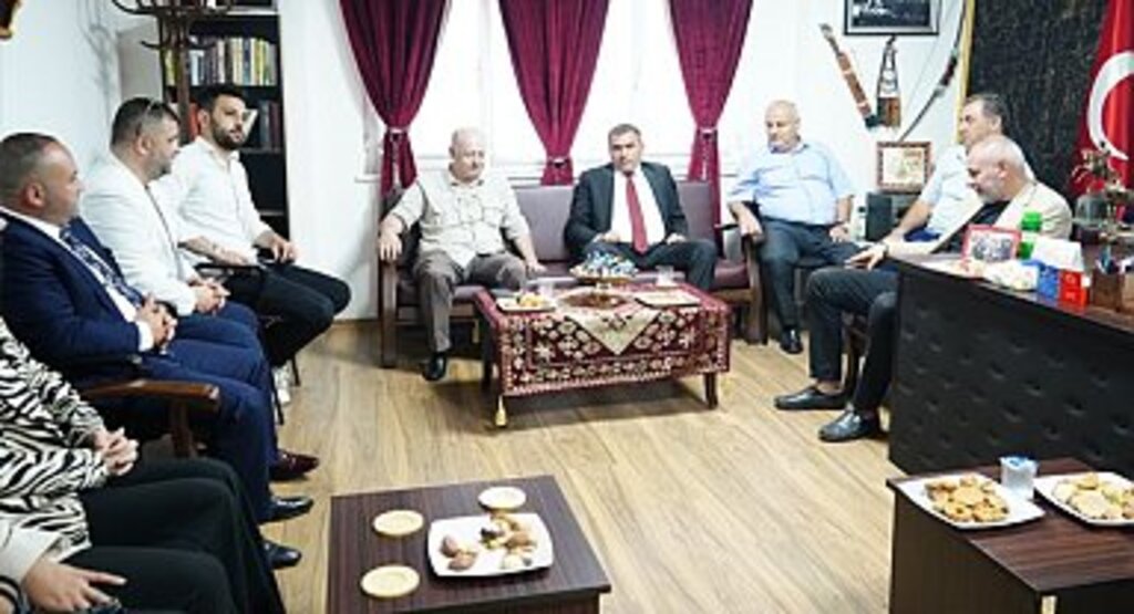 Başkan Mucur ve Yönetimi, Sivil Toplum Kuruluşlarını Ziyaret Etti