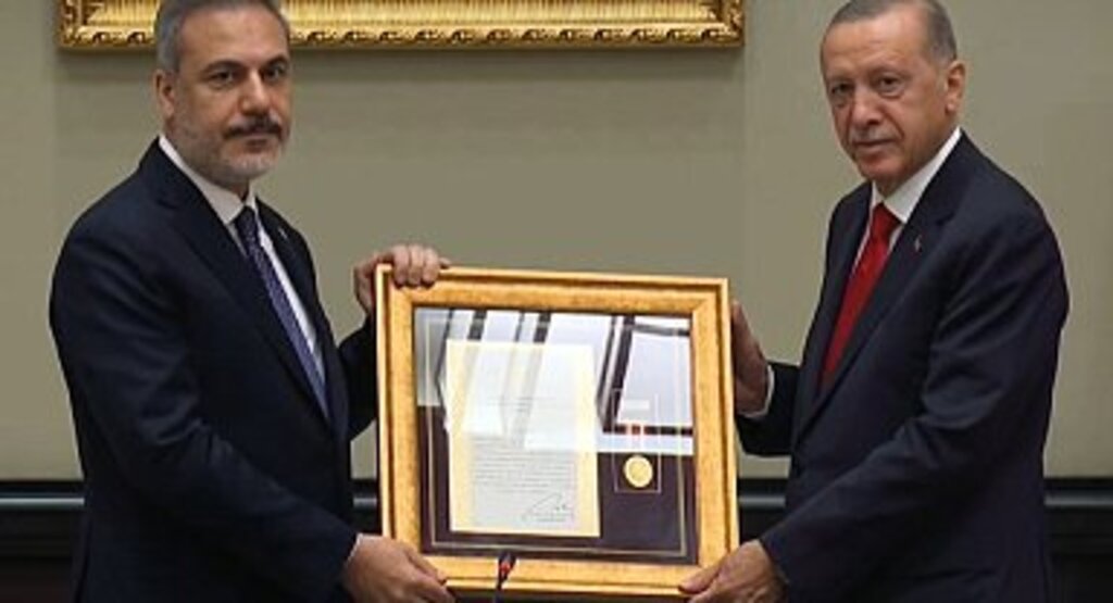 Hakan Fidan'a Devlet Üstün Hizmet Madalyası