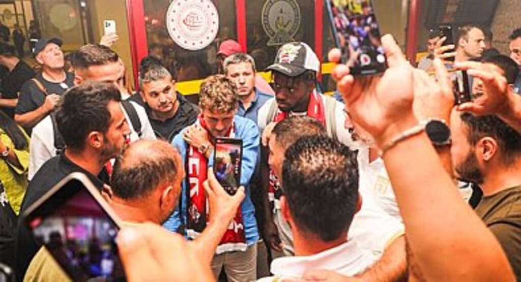 Samsunspor Taraftarından Yeni Transferlere Coşkulu Karşılama