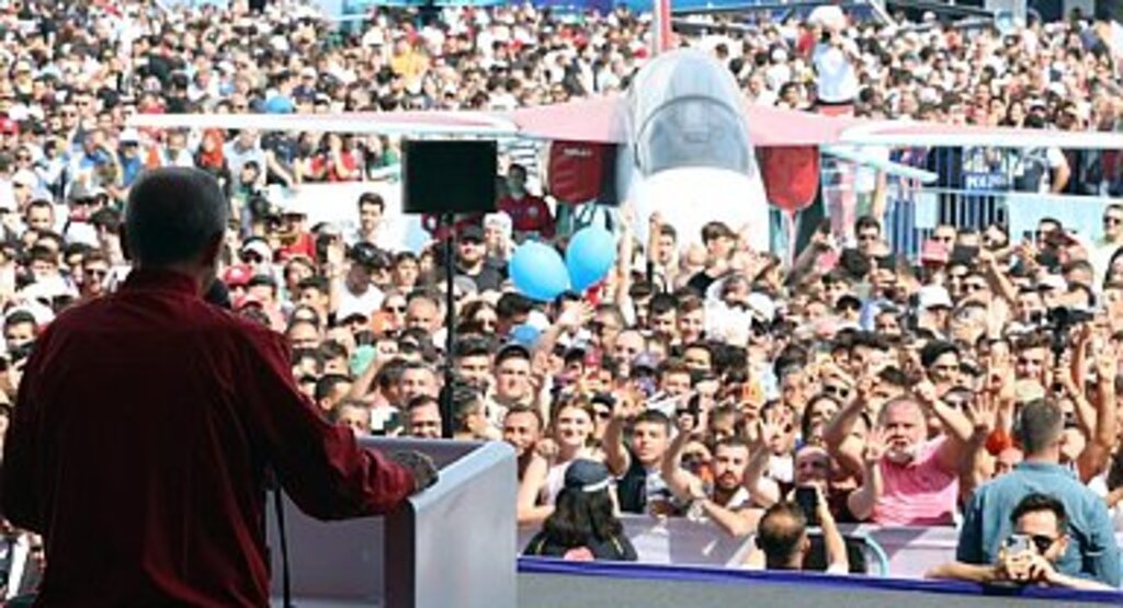 TEKNOFEST GENÇLERİ TÜRKİYE’NİN MÜREFFEH VE PARLAK GELECEĞİDİR