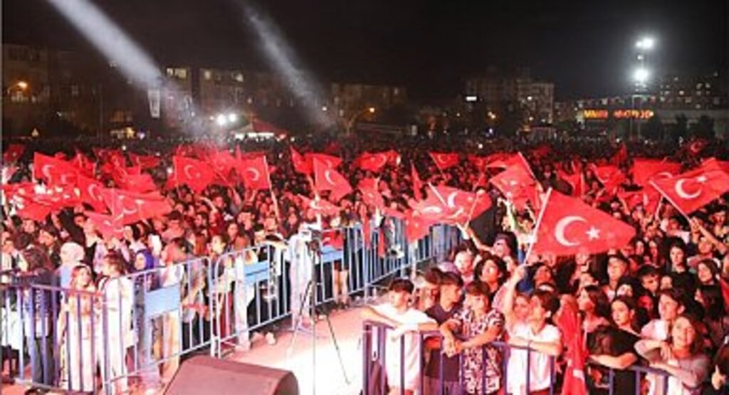 Başkan Deveci: “Cumhuriyet, tam bağımsızlıktır”