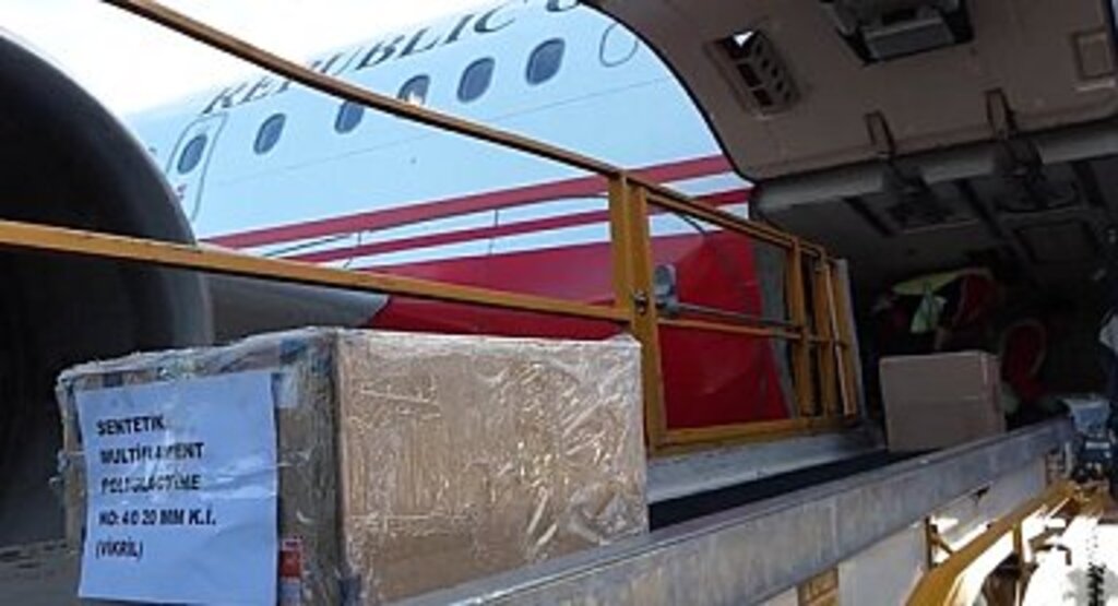 Gazze'ye ilaç ve tıbbi malzeme götüren yardım uçağı yola çıktı