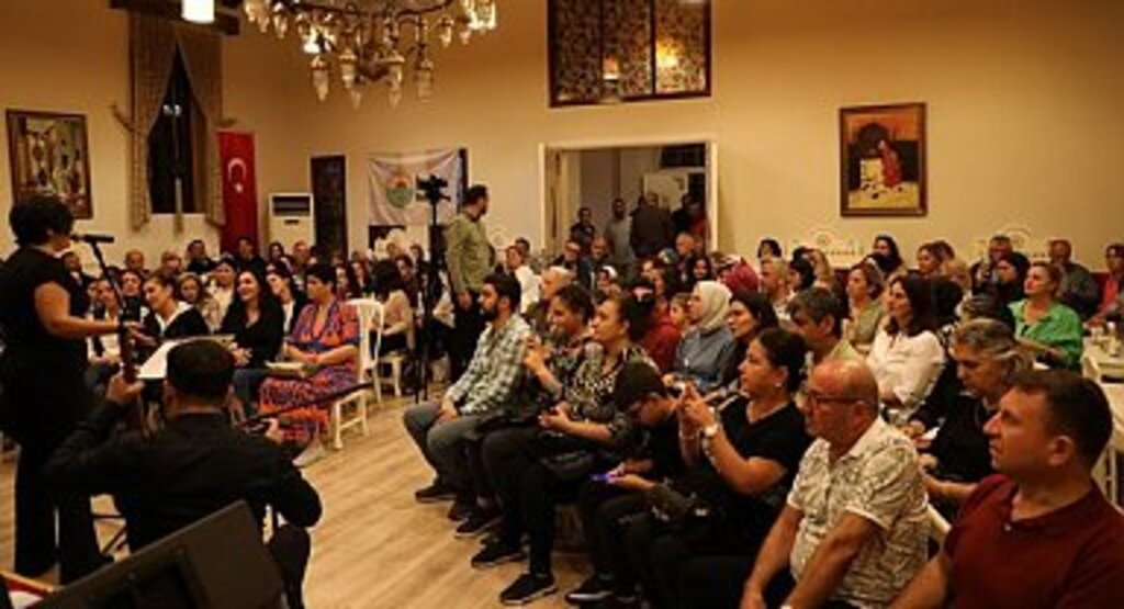 İLKADIM BELEDİYESİ THM KOROSUNDAN NEŞET ERTAŞ'A VEFA 