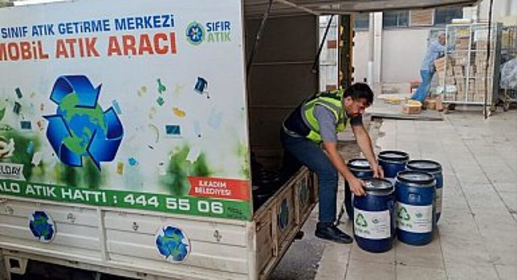 İLKADIMDA TOPLANAN 965 KG ATIK PİL LİSANSLI FİRMAYA TESLİM EDİLDİ