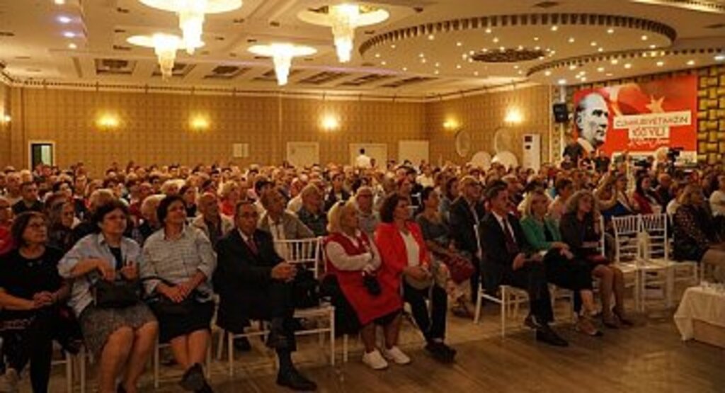 Sinan Meydan: Cumhuriyetimizin temelinde bir bağımsızlık savaşı, bitmeyen umut vardır