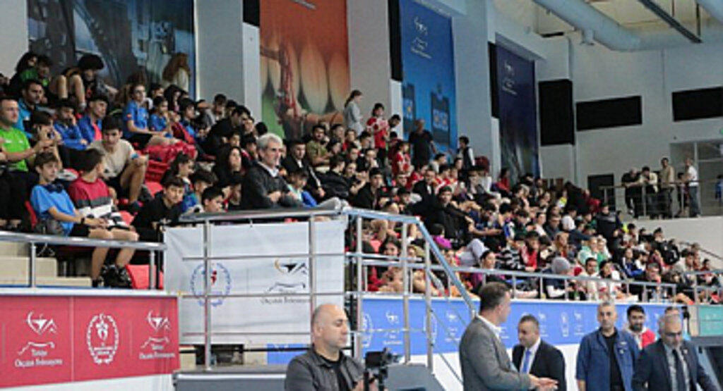 19 Yaş Altı Badminton Türkiye Şampiyonası Samsun'da başladı