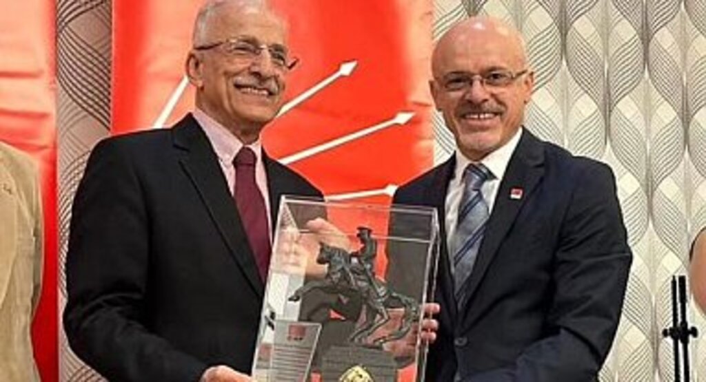 CHP İl Başkanı Özdağ: Türkiye'nin en pahalı suyunu içiyoruz