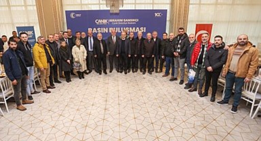 Başkan Sandıkçı Büyükşehir Başkanlığına Göz Kırptı