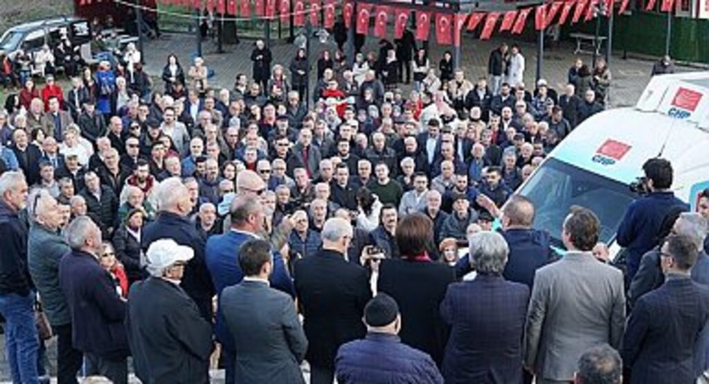 CHP Büyükşehir Adayı Cevat Öncü Dualarla Sahaya Çıktı