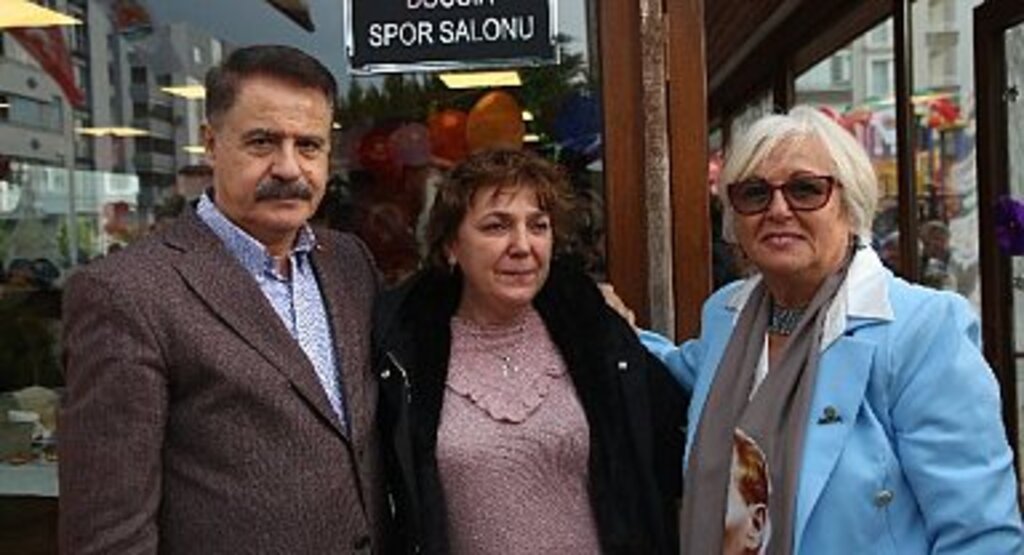 Başkan Deveci: Elini taşın altına koyanı fark edin