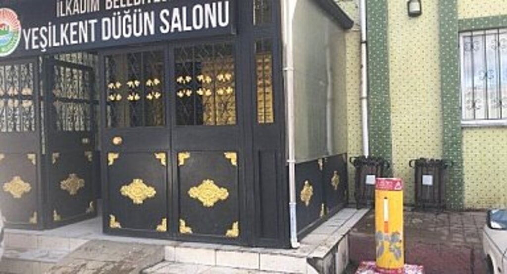 GERİ KAZANILMIŞ CAMLAR İLKADIM’DA DEKORATİF ÜRÜNLERE DÖNÜŞÜYOR