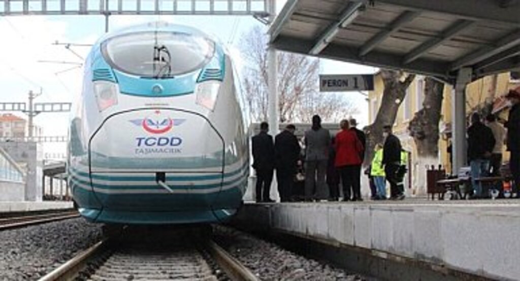 Yüksek Hızlı Tren Yolculuğunda Rekor Taşıma