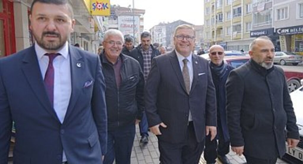 Adem Güney: Billbordların Parasını Cebimden Ödüyorum Halit Doğan Kimin Parasını Ödüyor