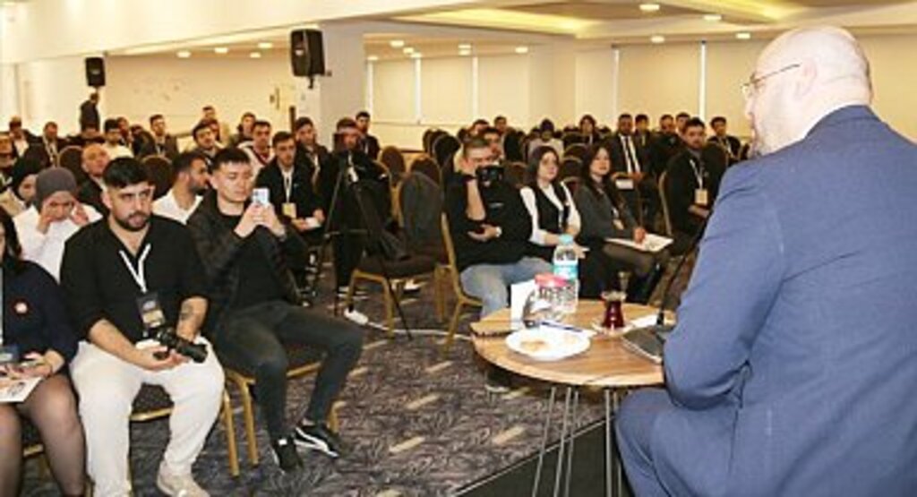 CHP Atakum Adayı Serhat Türkel Atakumlu Gençlerin Sorularını Yanıtladı