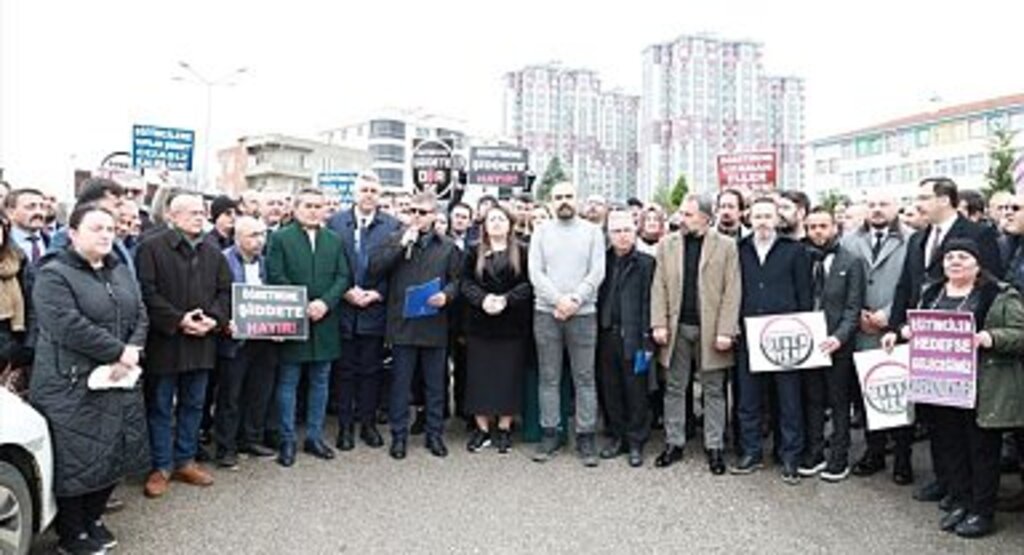 Eğitim-Bir-Sen Üyeleri, STK'lar ve Siyasiler Darp Edilen Öğretmene Sahip Çıktı