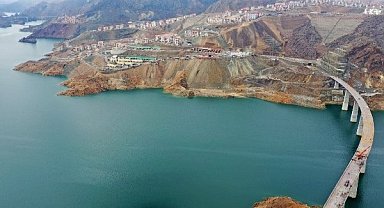 YUSUFELİ’NİN İKİ YAKASI 150 METRE YÜKSEKLİĞİNDE VİYADÜKLE BİRLEŞTİ