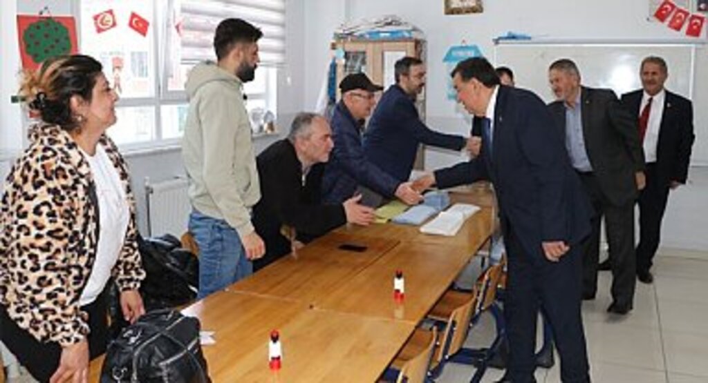 Cumhur İttifakı Havza Belediye Başkan Adayı Murat İkiz  oyunu kullandı