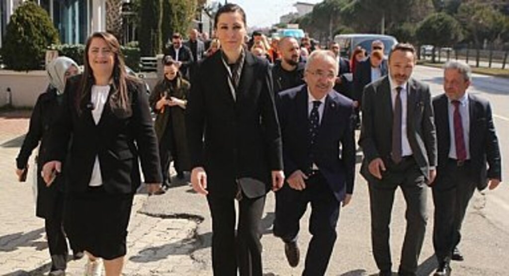 Özlem Maraş: Sadece Başkanı Değiştirmekle Sorun Çözülmez