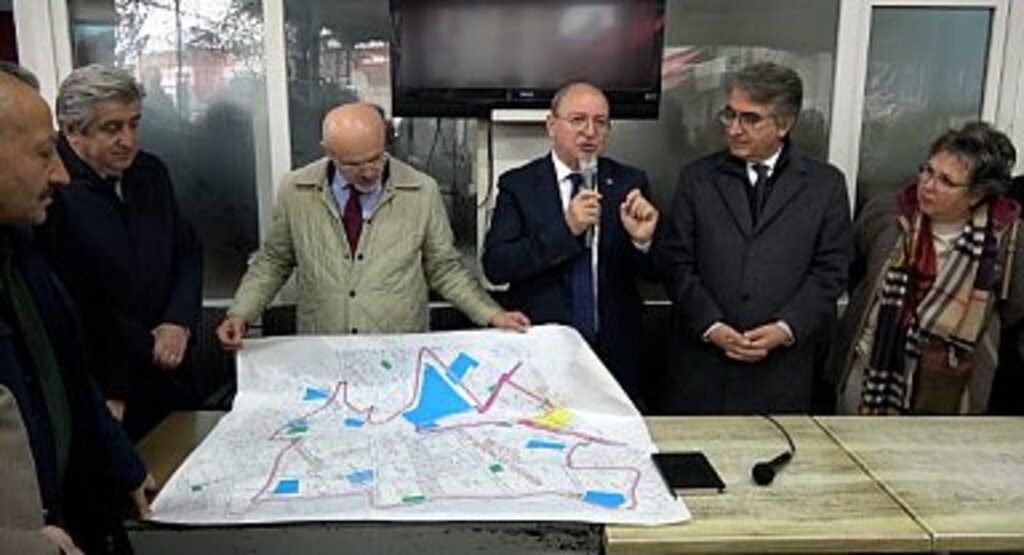 Şenel'den kentsel dönüşüm uyarısı: Sizleri mahallenizden kaçırıp arazilerinize çökecekler