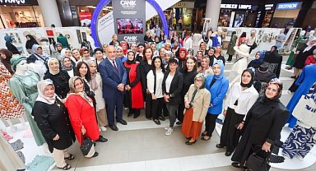 Canikli kadınlar el emeği eserleri sergisi açtı
