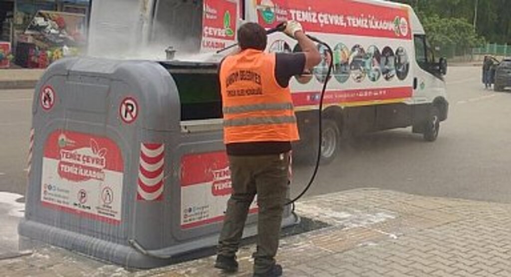 İLKADIM’DA DETAYLI TEMİZLİK SEFERBERLİĞİ BAŞLADI