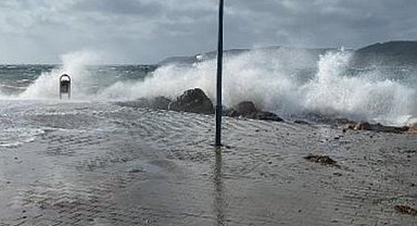 Samsun'da Dalga Yüksekliği 1,5 Metreye Ulaşacak