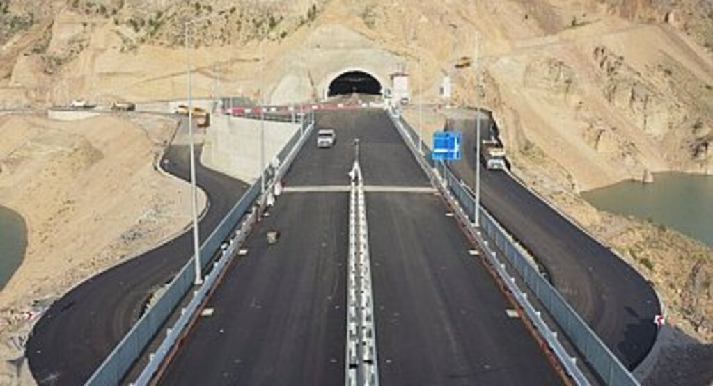 YUSUFELİ MERKEZ VİYADÜĞÜ TRAFİĞE AÇILIYOR 