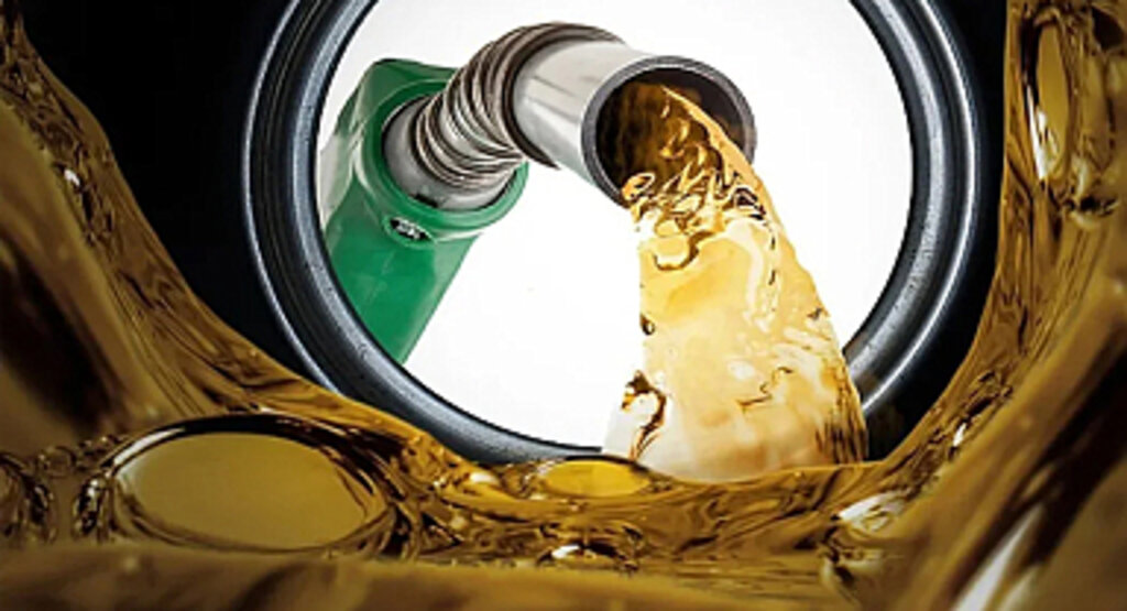 Acele Etmeyin Bu Gece Benzine İndirim Geliyor