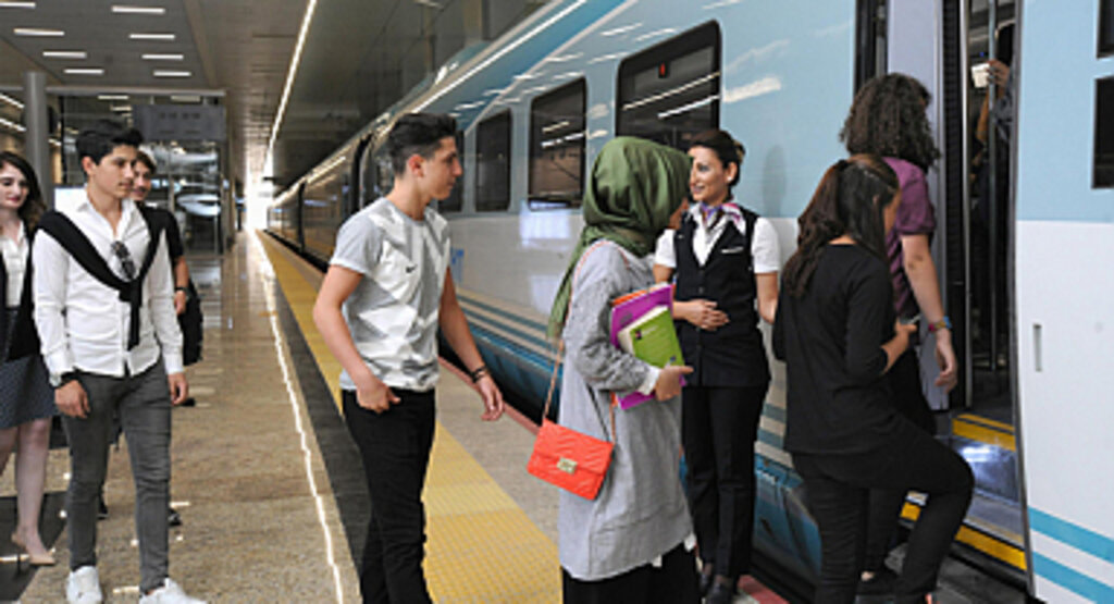 DEMİRYOLLARI İLE 8 AYDA REKOR YOLCU TAŞINDI