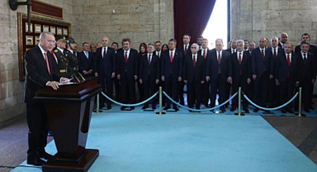 Devletin Zirvesi Anıtkabir'de