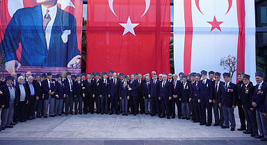 MHP'den KKTC Cumhurbaşkanı Ersin Tatar'a Anlamlı Hediye