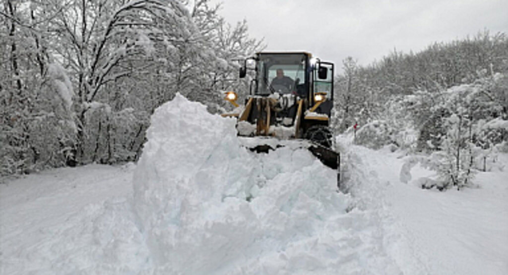 Samsun Kırsalında Kapanan Yollar Açılıyor