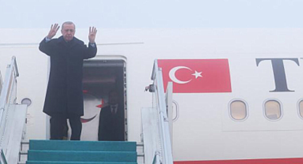 Cumhurbaşkanı Erdoğan D-8 Zirve Toplantısı İçin Mısır'a gitti