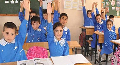 Okullarda Kıyafet Zorunluluğu Geri Geldi