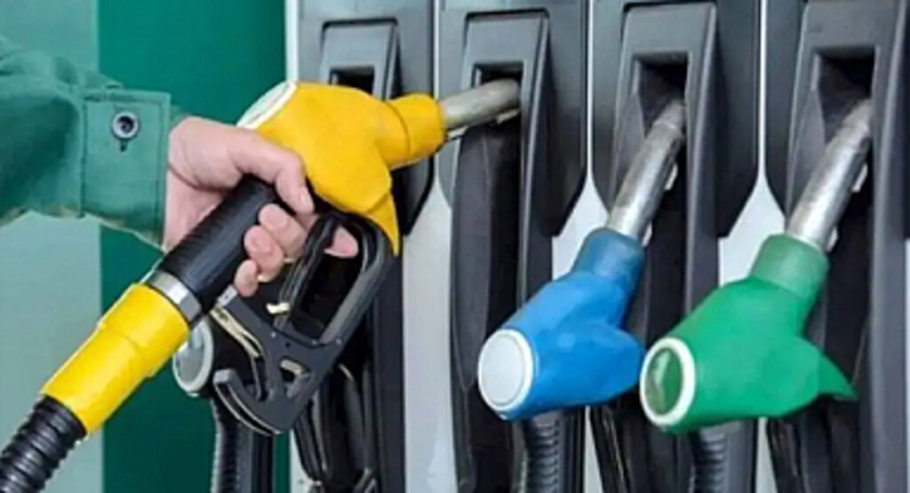 Benzin ve Motorine zam geliyor