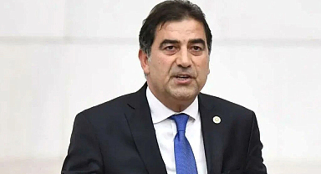 İYİ Parti'de İstifa Furyası Devam Ediyor Ünal Karaman'da istifa etti