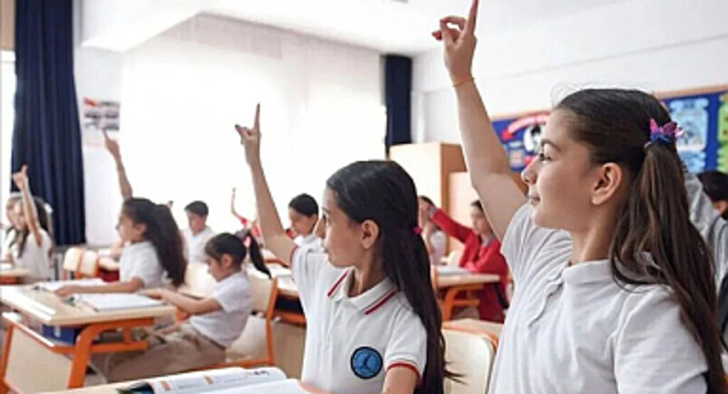 Özel okullarda ders kitabı zulmüne son ücretsiz oluyor