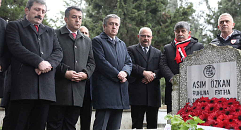 SAMSUNSPOR FUTBOL ŞEHİTLERİ DUALARLA ANILIYOR