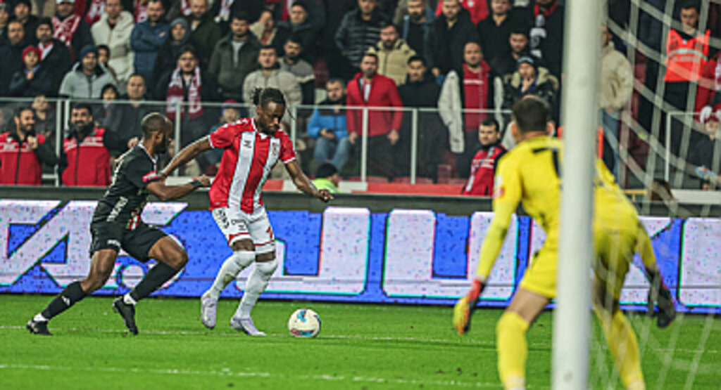 THOMAS REIS: TAKIM RUHU VE SEYİRCİ DESTEĞİYLE MAÇI KAZANDIK