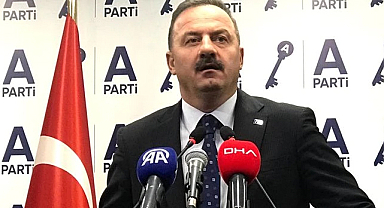 Yavuz Ağıralioğlu: Bu kadar sorunu olan memlekette ana muhalefetin elinde sadece kırmızı kart var