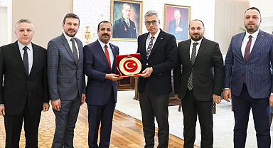 YENİ SENDİKA'DAN SAĞLIK BAKANINA HAK TALEBİ