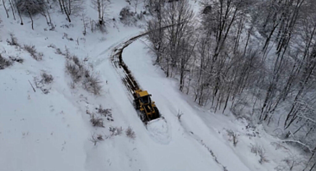ATAKUM'DA KAPANAN YOLLAR AÇILDI