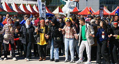 Hamsi Festivali Protokol Krizine Dönüştü