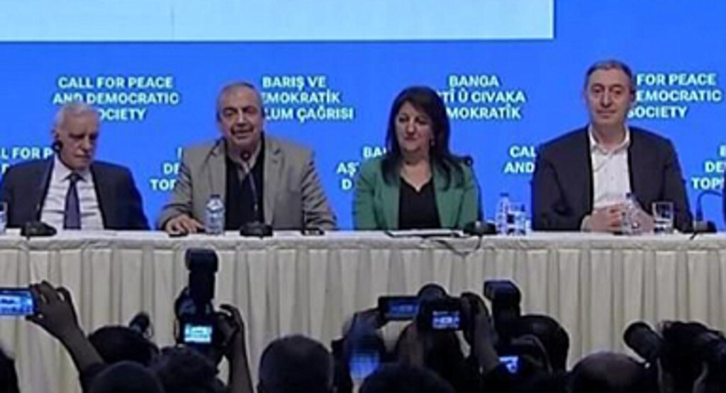 İmralı'dan beklenen çağrı geldi: PKK kendini feshetmeli